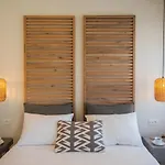 Anemelia Luxury * 아르고스톨리온