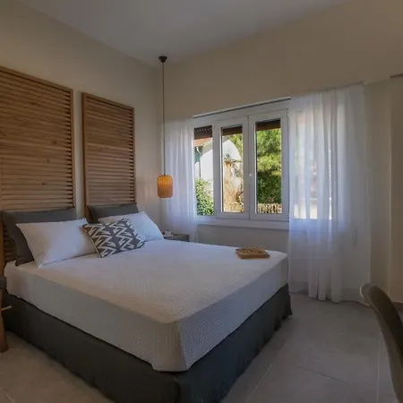 Anemelia Luxury * أرغوستولي