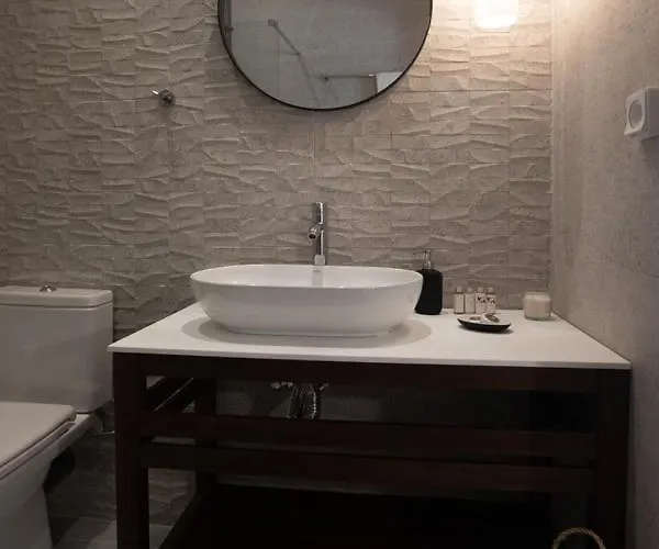 Anemelia Luxury