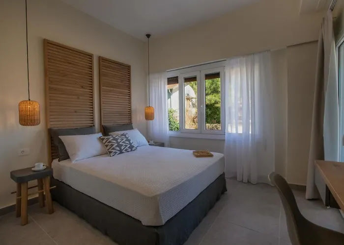 Anemelia Luxury * ארגוסטולי