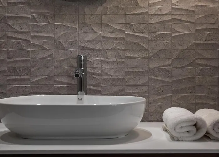 Anemelia Luxury