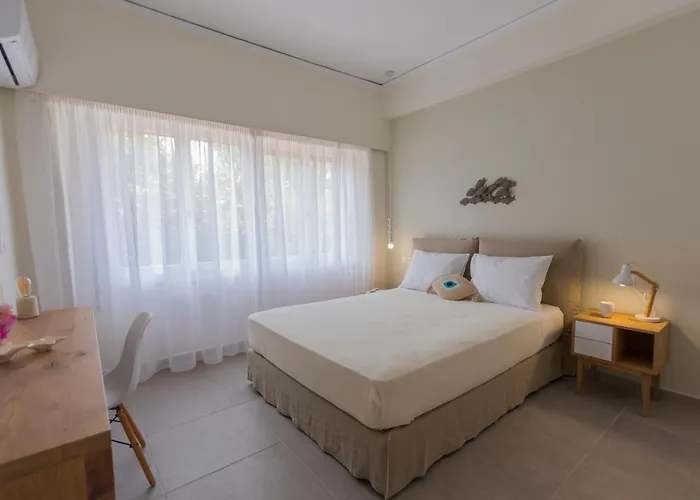 Anemelia Luxury *