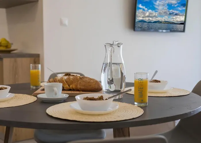 Anemelia Luxury * ארגוסטולי