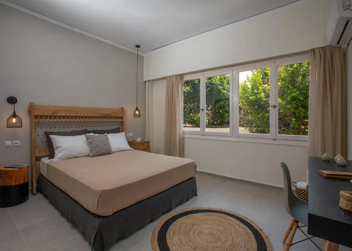 Anemelia Luxury *